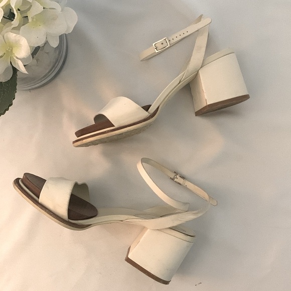 TOD’S Block Heel Leather Sandals - Picture 4 of 15